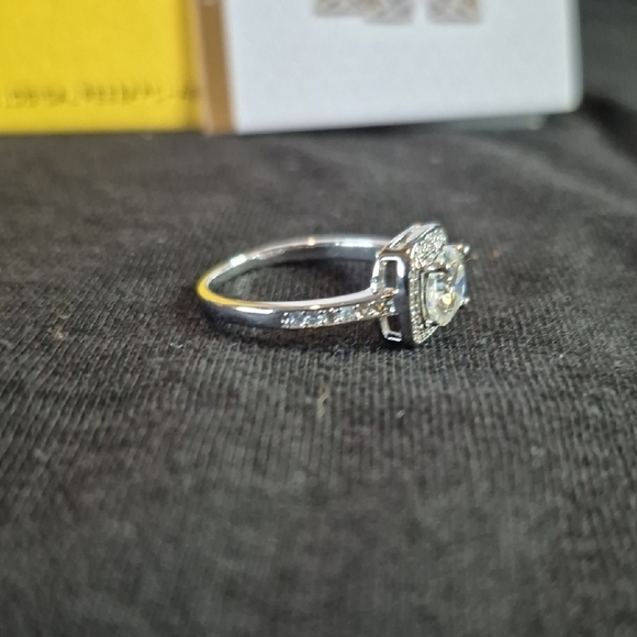 Stunning Moissanite Silver Ring with Sparkling Stone #15 - Picture 2 of 5